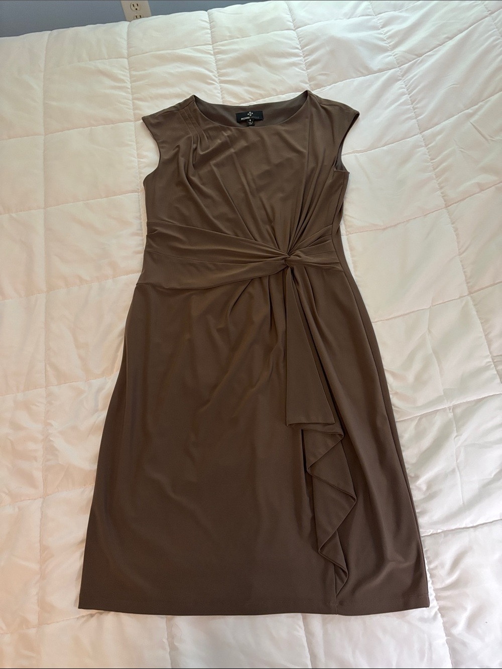 Ronni Nicole Brown Cap-Sleeve Twist-Front Midi Dress